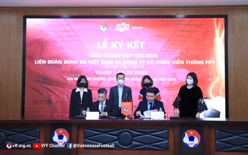 Tạo Dựng Một Tương Lai Tươi Sáng Cho Các Nữ Cầu Thủ Việt Nam