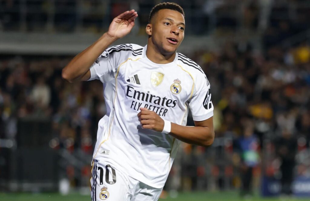 Kylian Mbappe Rực Sáng, Real Madrid Đánh Bại Levante Để Căng Thẳng Cuộc Đua La Liga